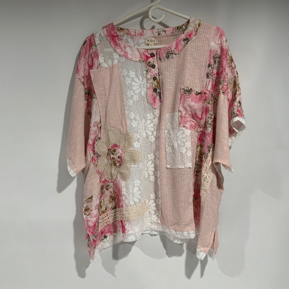 New POL Sz L Patchwork Lace Floral Pink Top